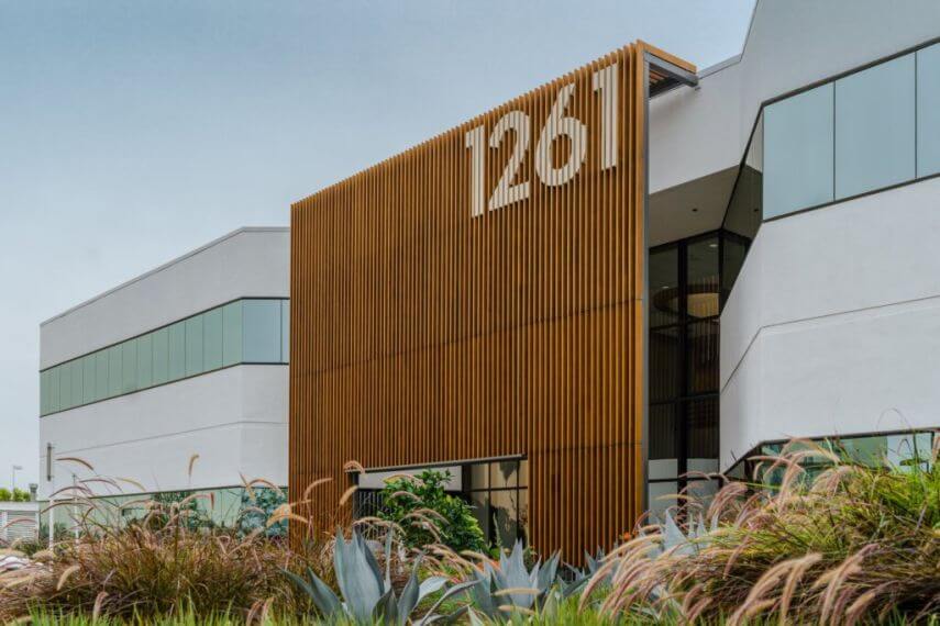 Corten-terasest torud fassaadiviimistlusel